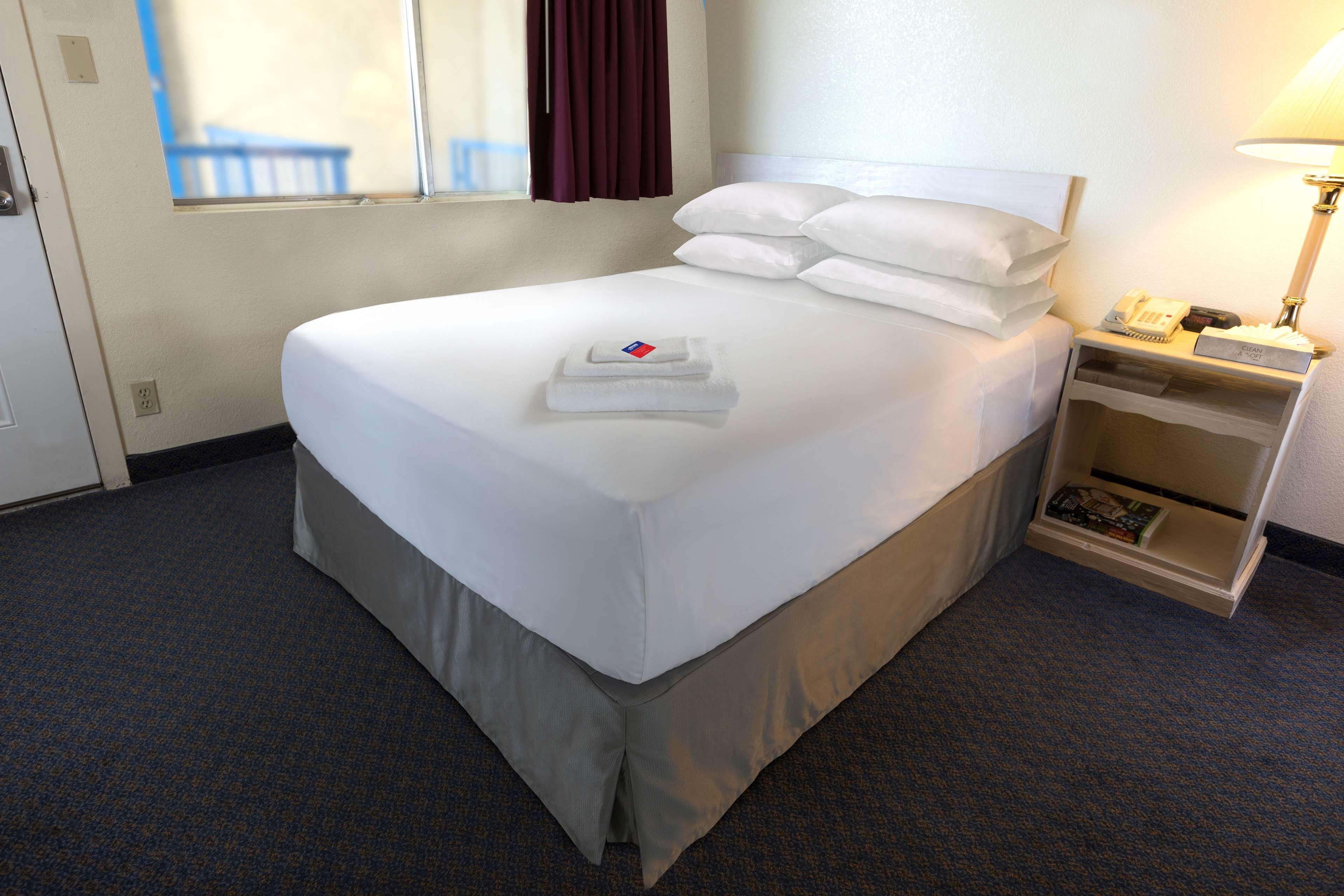 Americas Best Value Inn Iola Extérieur photo