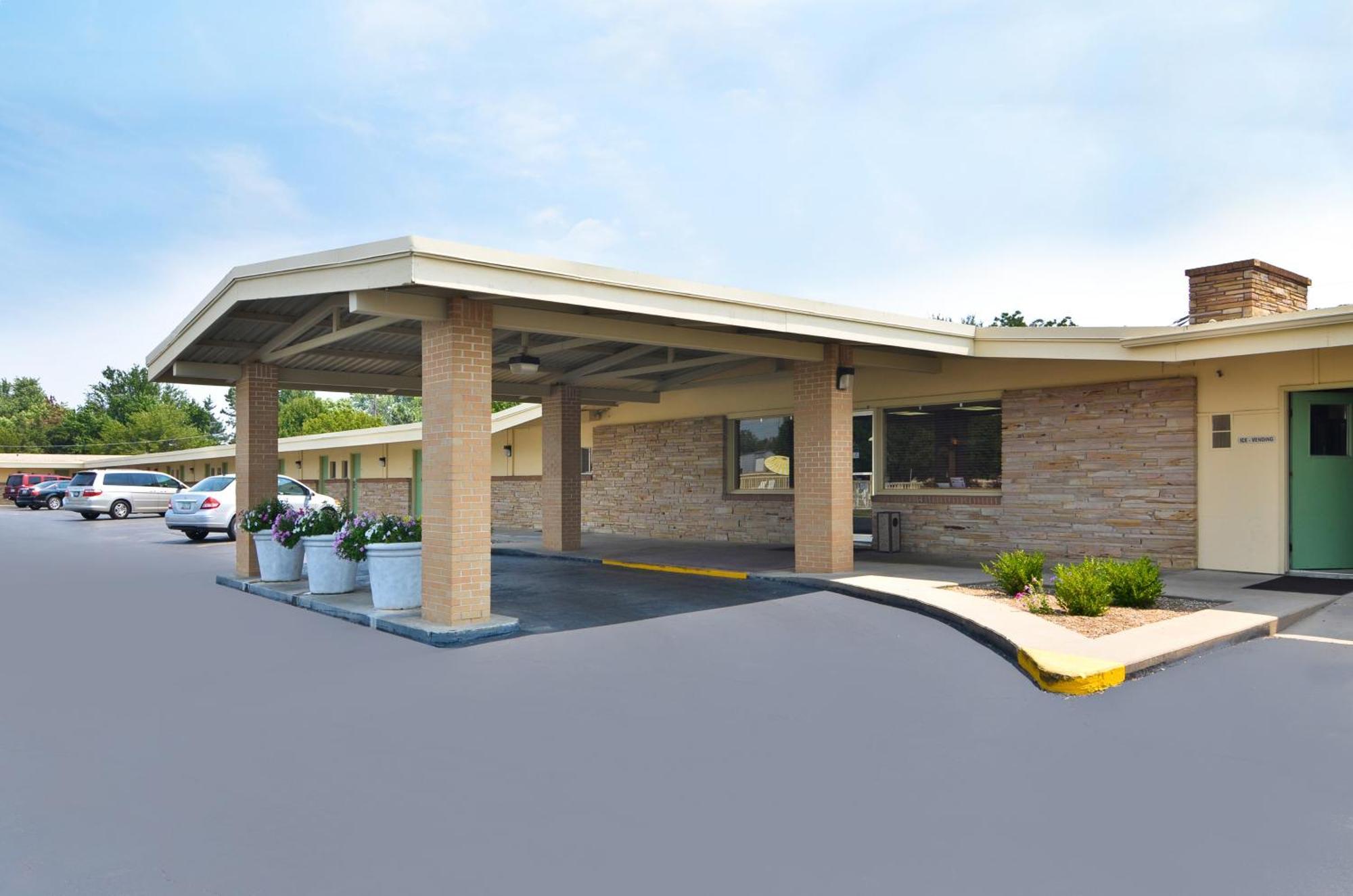 Americas Best Value Inn Iola Extérieur photo